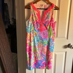Lilly Pulitzer sun dress knee length (i’m 5,4 )